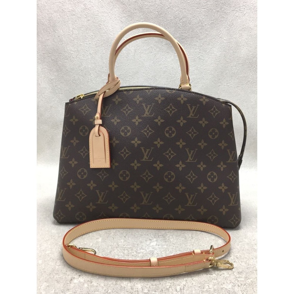 Louis Vuitton Grand Palais MM Monogram Handbag